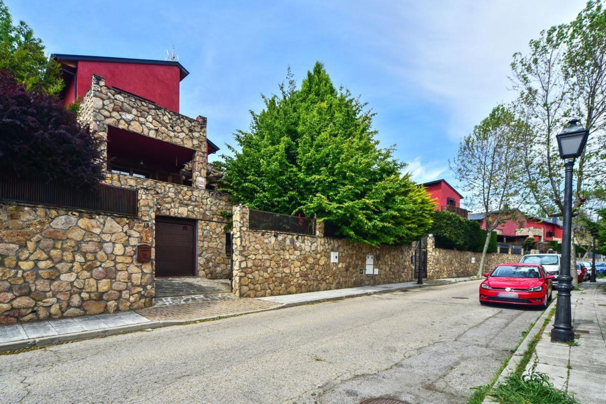 Chalet Navacerrada Piscina Privada Exterior foto